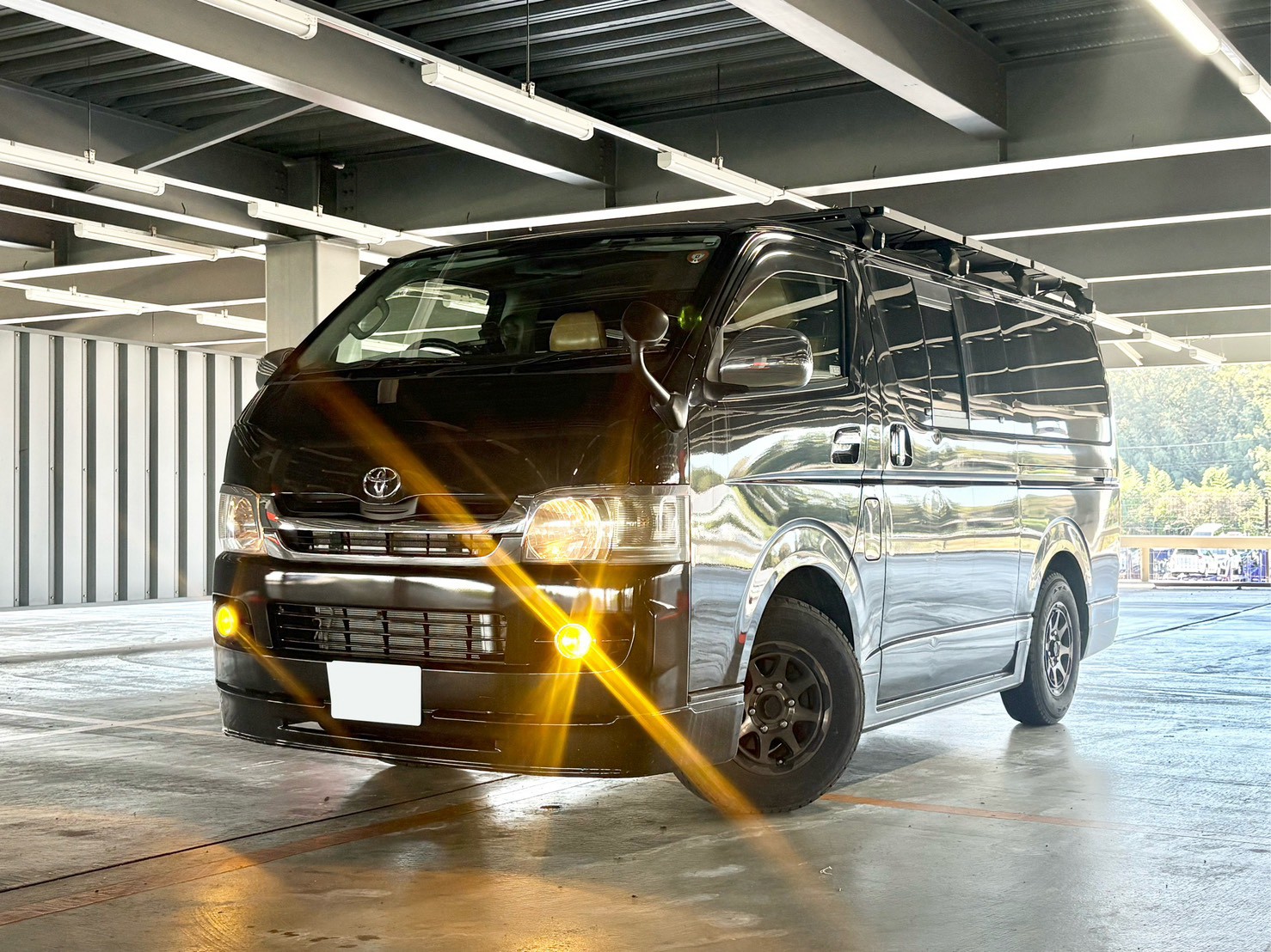 千葉県 流山市でトヨタ ハイエース（TRH200V）ベッドキット装着車を買取いたしました